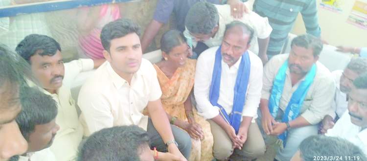  విలేకరుల సమావేశంలో మాట్లాడుతున్న ఆర్డీవో మధుసూదన్‌