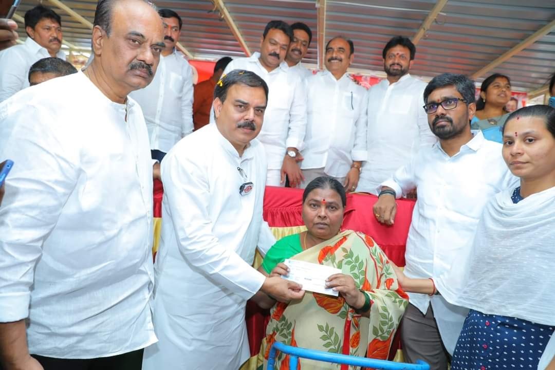 జగన్‌ను ఎదుర్కొనేది జనసేనే