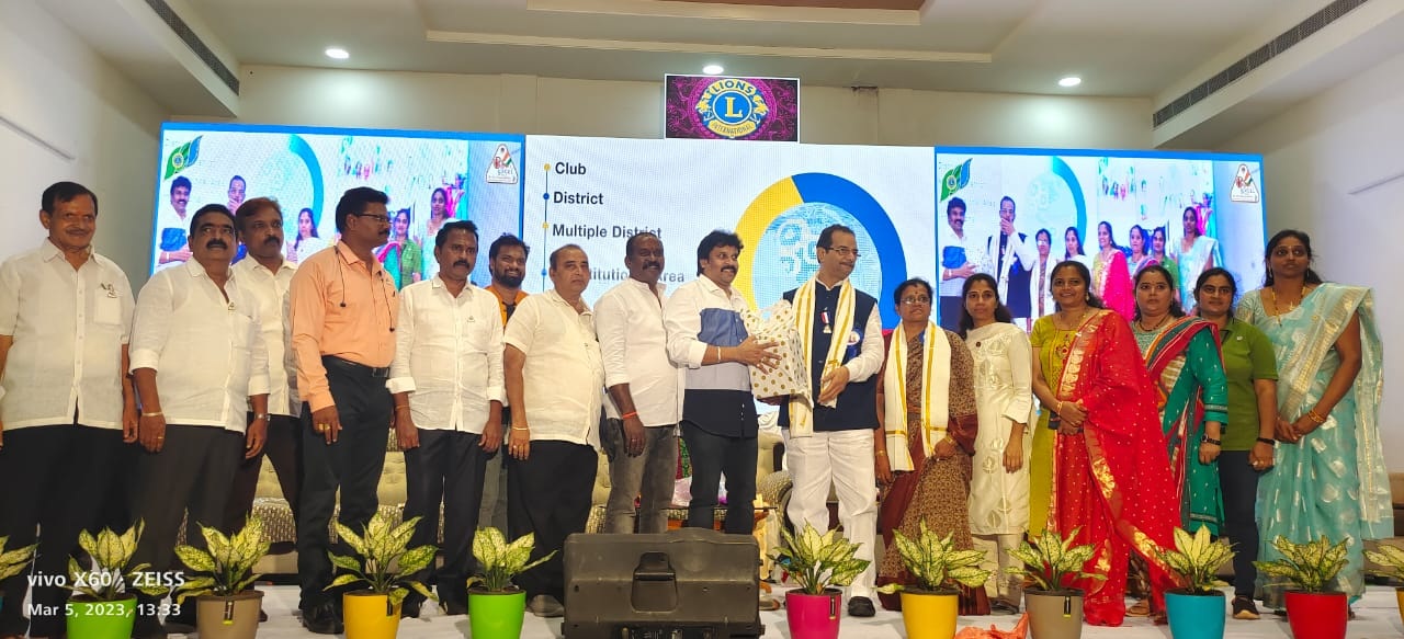 మురళీ కృష్ణంరాజుకు బెస్ట్‌ యాక్టివ్‌ లయన్‌ అవార్డు