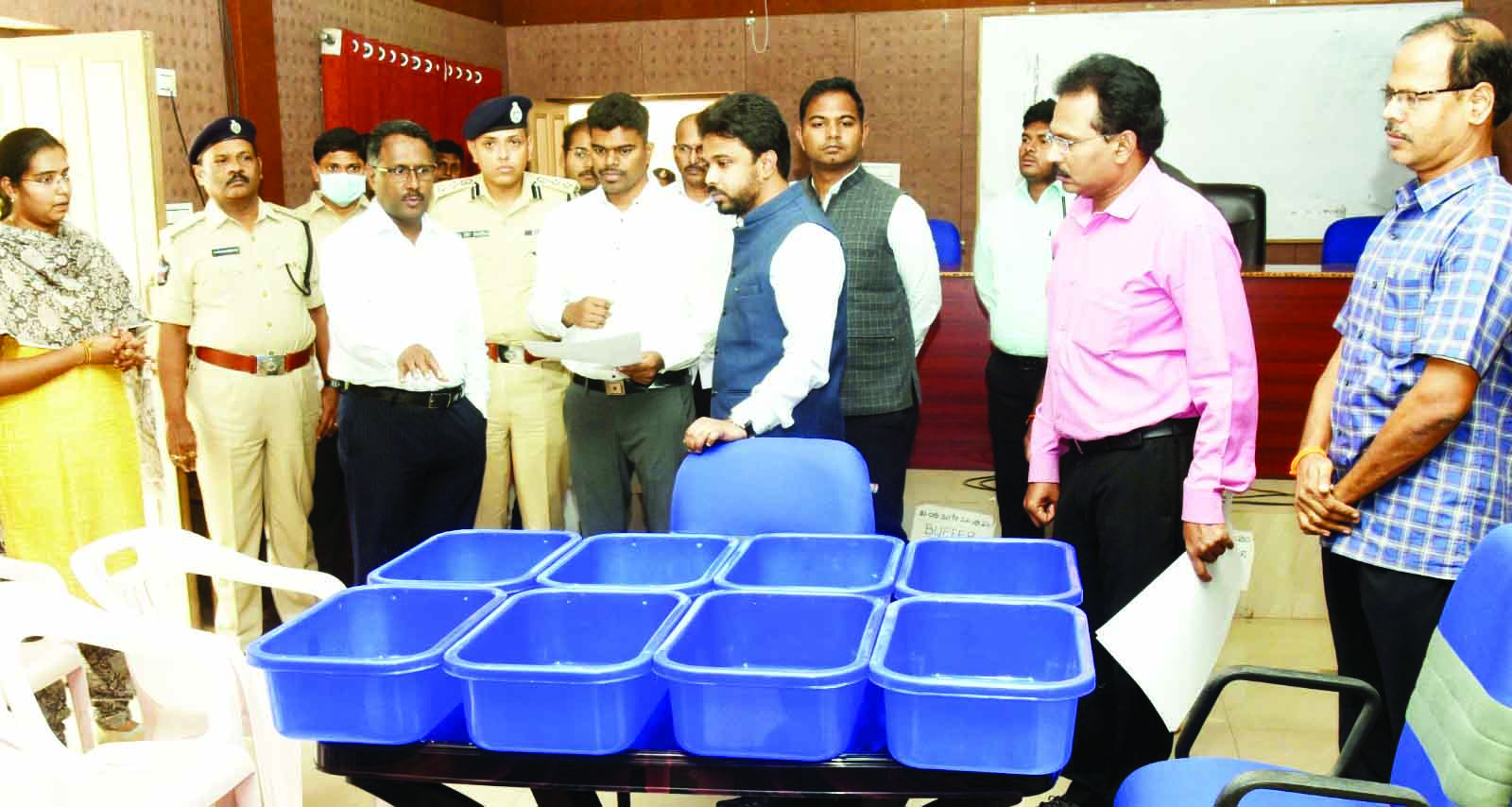 సూక్ష్మ పరిశీలకుల పాత్రే కీలకం