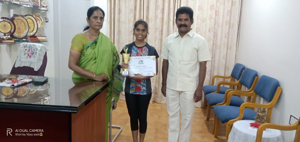 ఎస్‌కెఎస్‌డి విద్యార్థిని ప్రతిభ