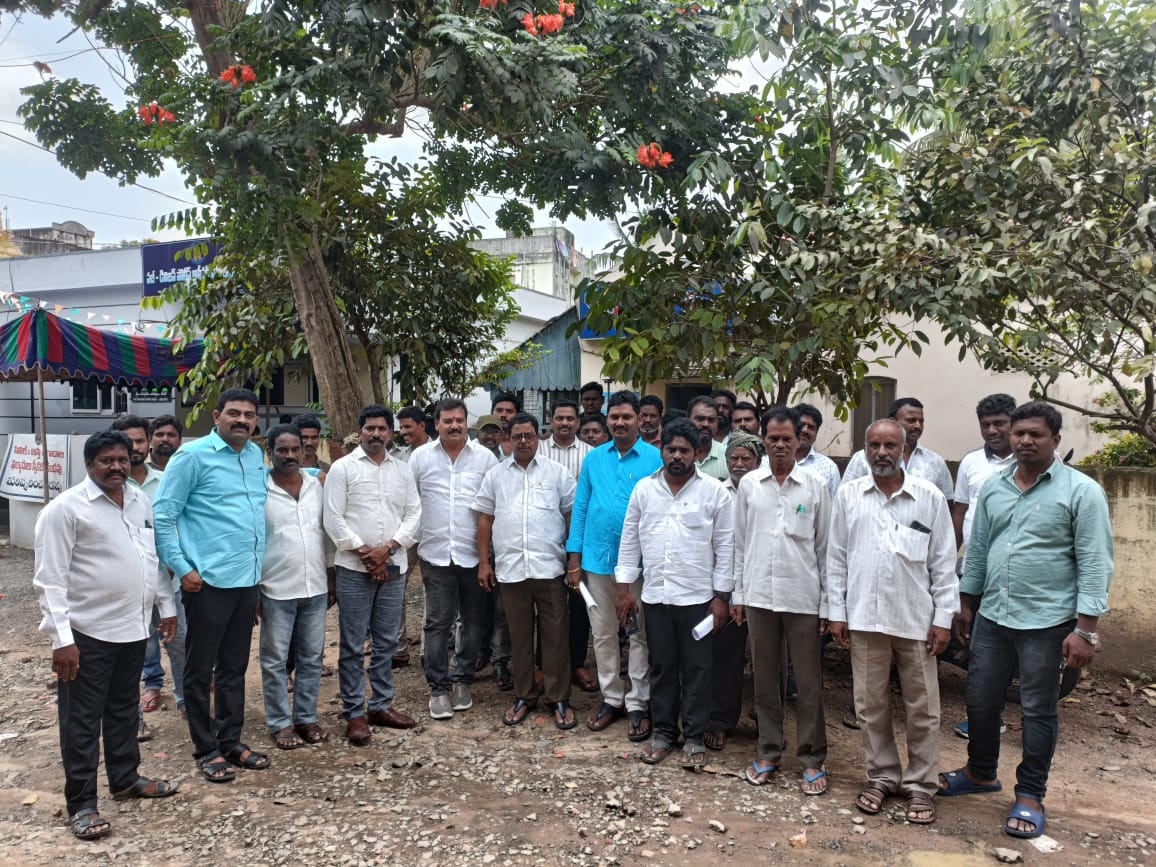 కులాల మధ్య చిచ్చుపెడుతున్న వ్యక్తిపై చర్యలు తీసుకోవాలి