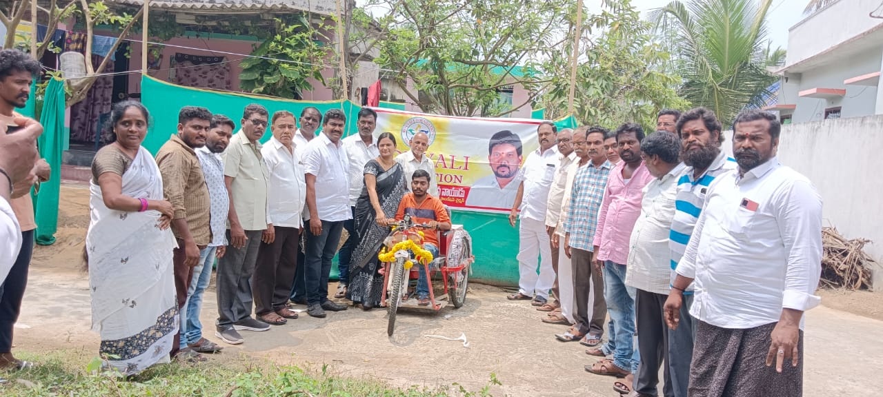 కొవ్వలి ఫౌండేషన్‌ సేవలు ఆదర్శనీయం