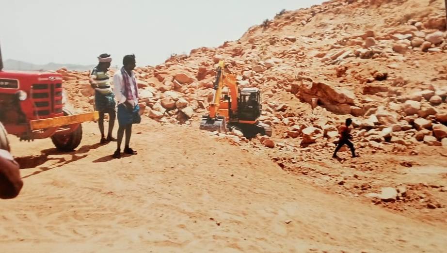 రైతు పాలాలపై మట్టిమాఫియా : సిపిఎం