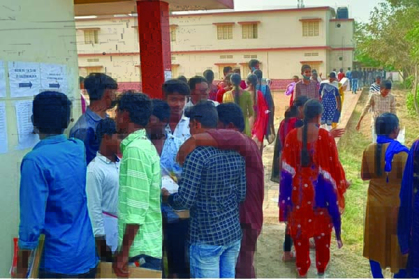 ప్రశాంతంగా ఇంటర్మీడియట్‌ పరీక్షలు