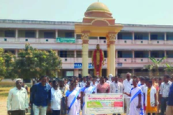 ఆడపిల్లలను అందరూ రక్షించుకోవాలి