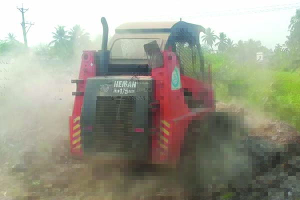 మురుగు నీటి కాలువ పూడ్చివేతపై ఫిర్యాదు