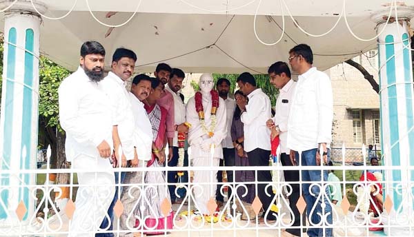 పొట్టి శ్రీరాములు స్ఫూర్తితో ముందుకెళ్దాం