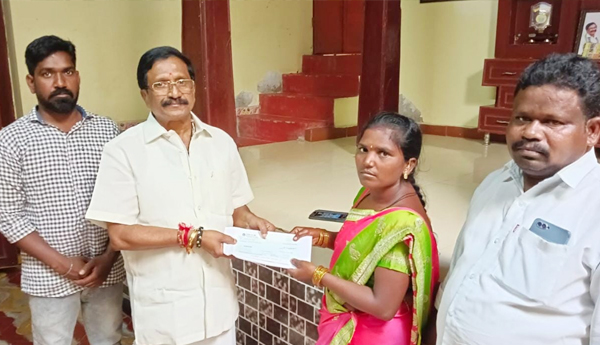 cm-relief-fund-given-by-sivaram-reddy