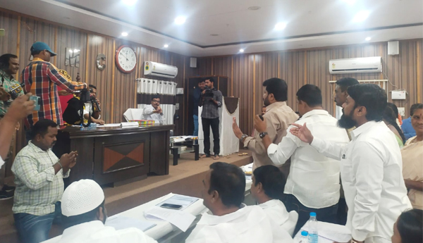 coporates-vs-officers-in-anantapur