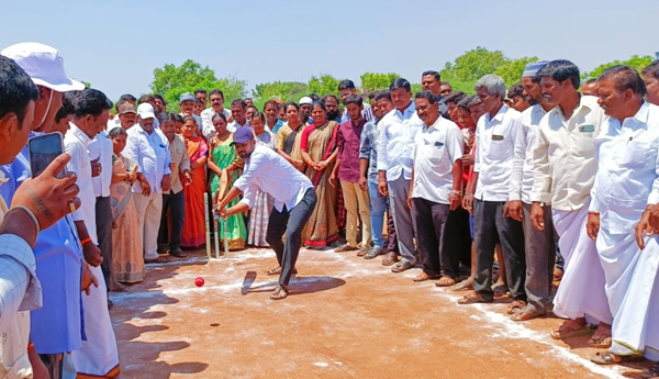 Narayana-Reddy-Cricket-Tournament-started-in-Uravakonda