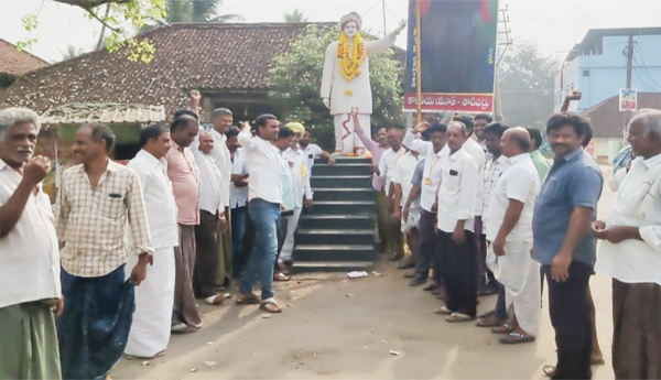 TDP-victory-rally-in-Tadiparru