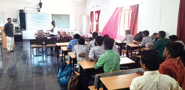 పర్యావరణాన్ని కాపాడుకోవాల్సిన బాధ్యత అందరిదీ