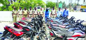 ద్విచక్ర వాహనాలు చోరీ