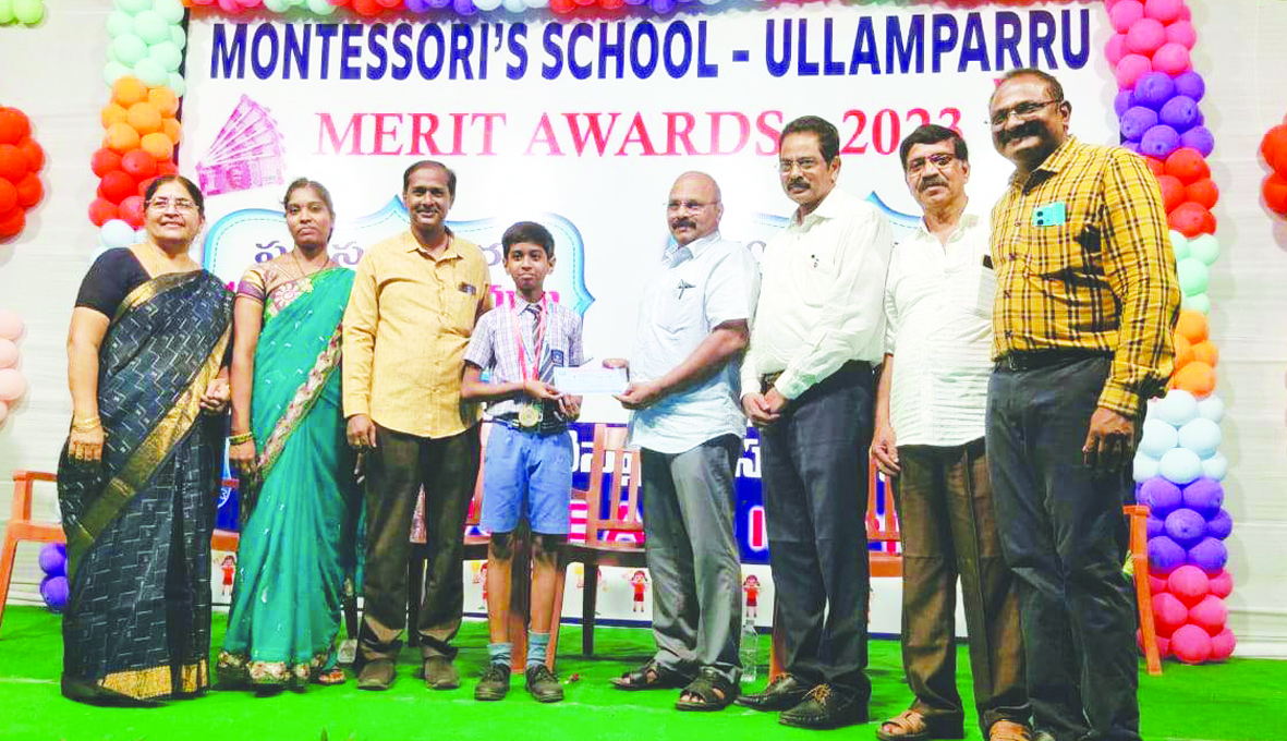 'మాంటిస్సోరి'లో స్కాలర్‌షిప్‌ వేడుకలు