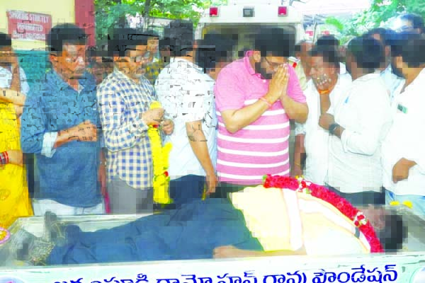 సమిధలువుతన్న కార్మికులు