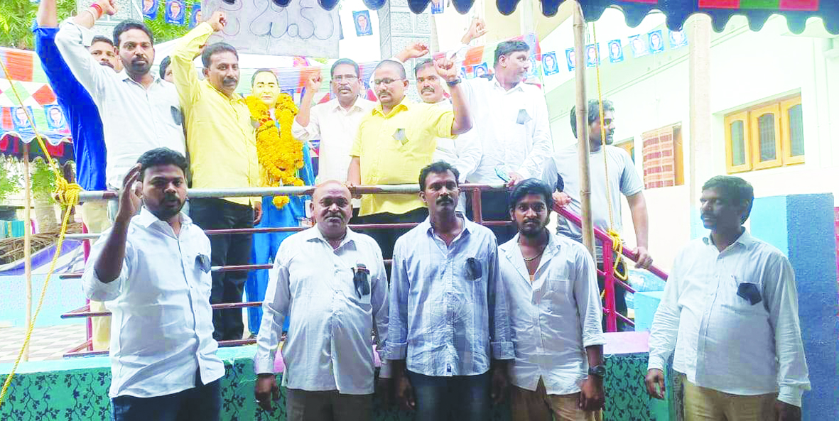 'చంద్రబాబు కాన్వారుపై దాడి హేయమైన చర్య'