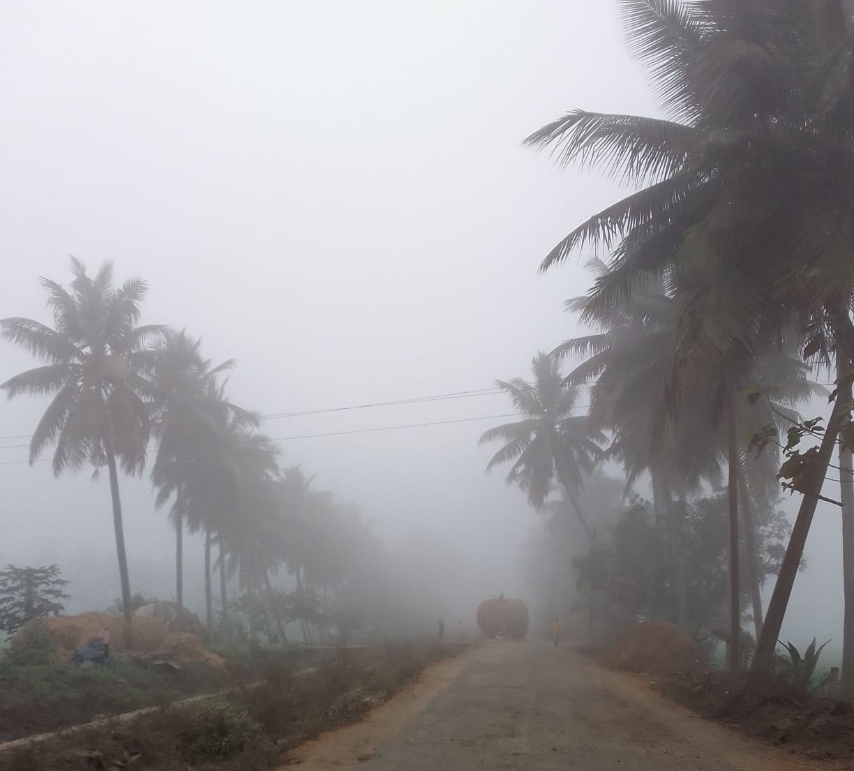 మండు వేసవిలో.. మంచు దుప్పటి