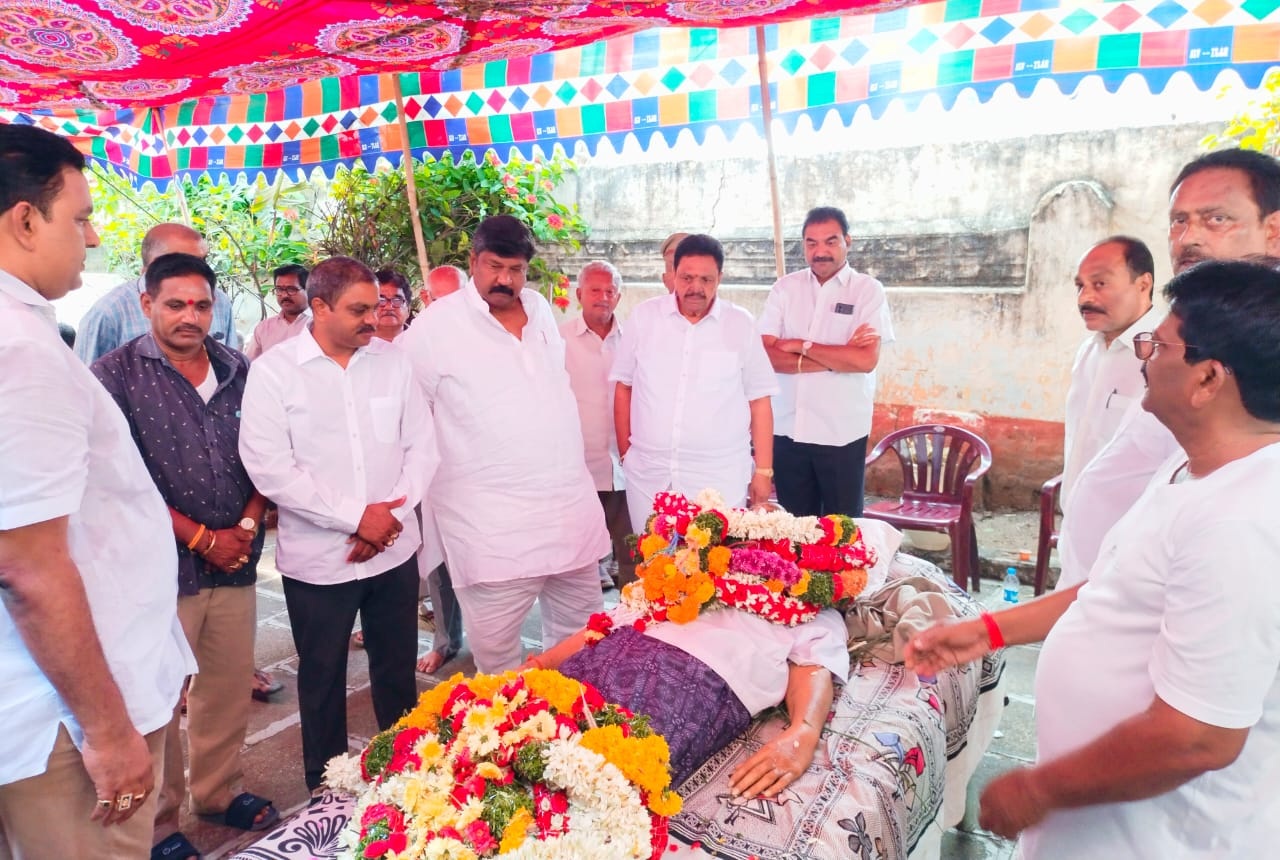 కలిదిండి రామచంద్రరాజు మృతి తీరని లోటు