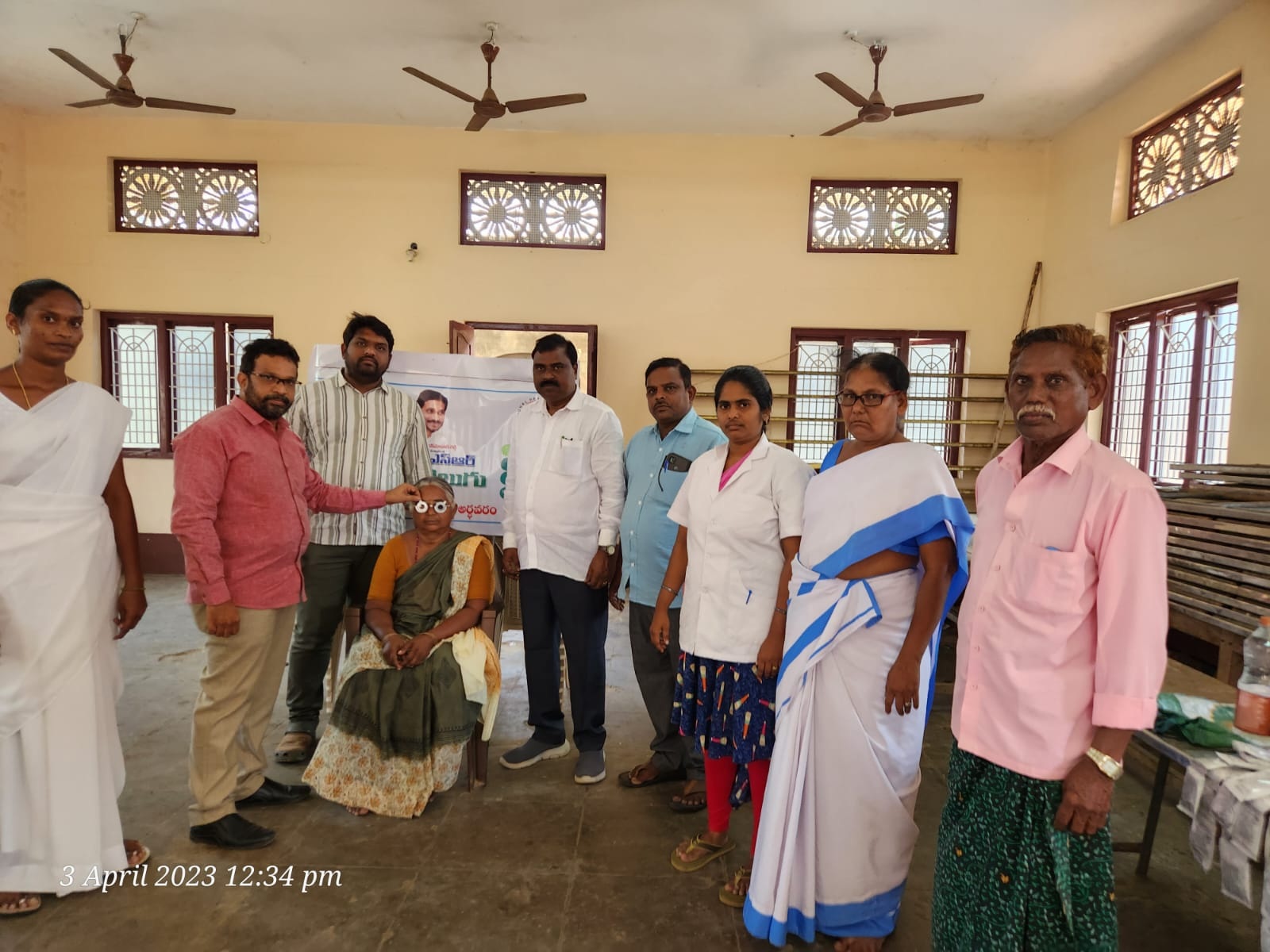 65 మంది వృద్ధులకు నేత్ర పరీక్షలు