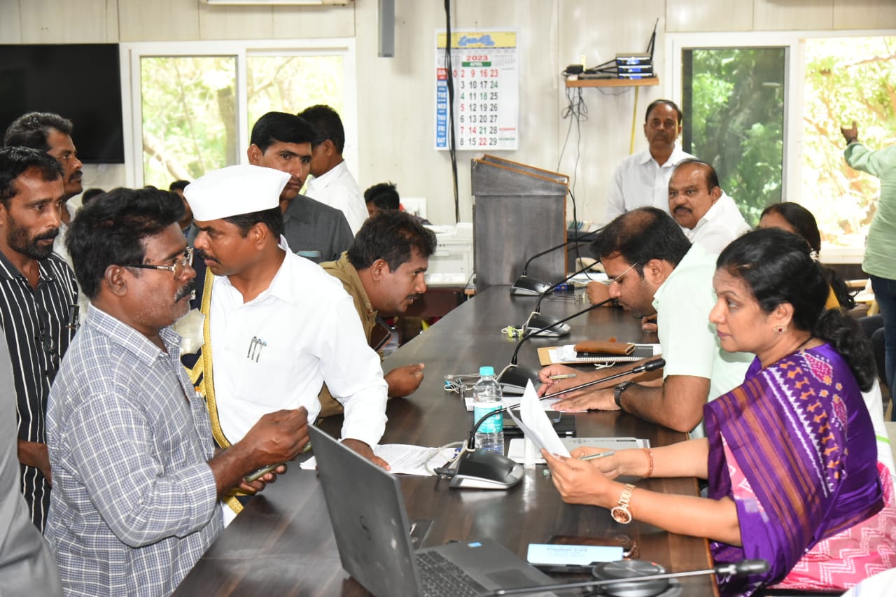 అర్జీలకు సత్వర పరిష్కారం : కలెక్టర్‌ ఎం.గౌతమి