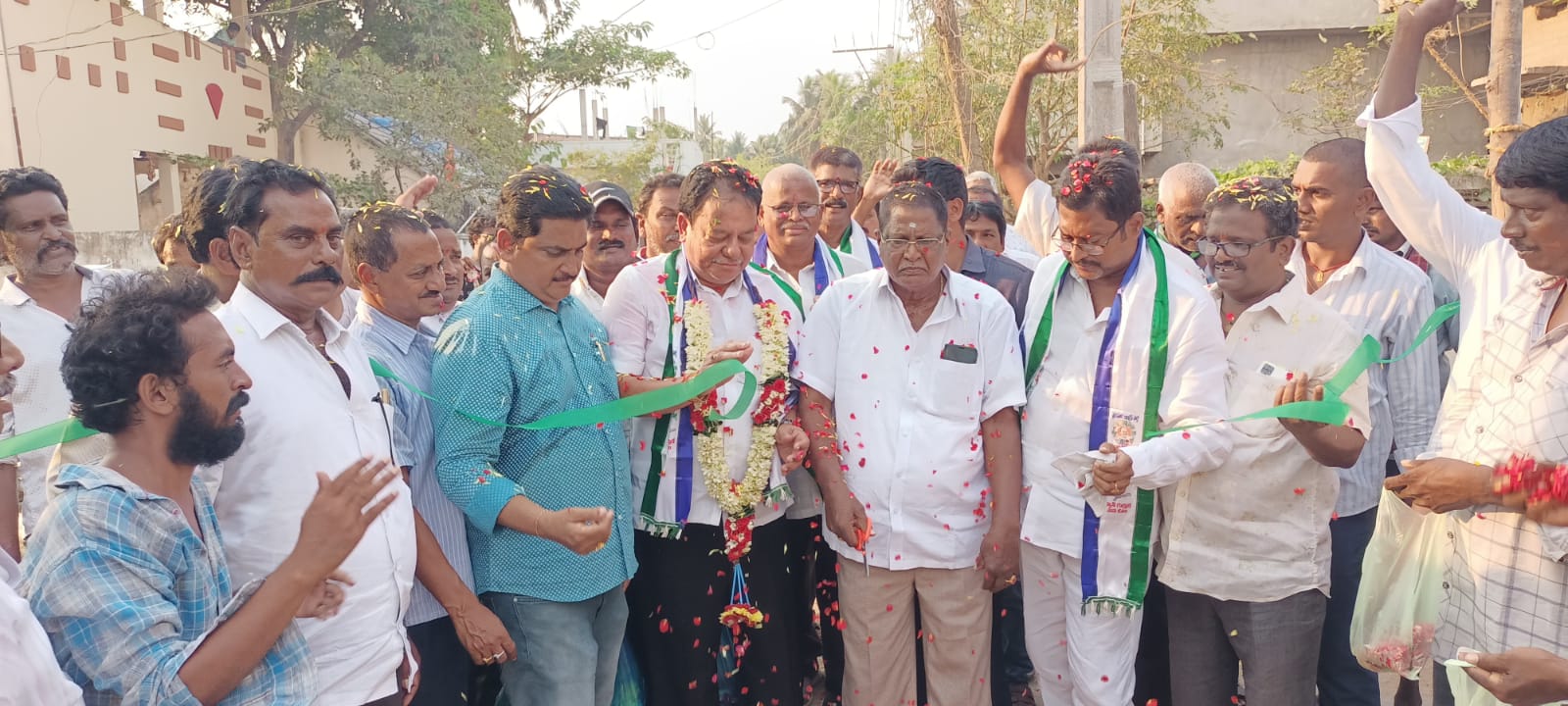 ప్రతి కుటుంబానికీ సంక్షేమ ఫలాలు