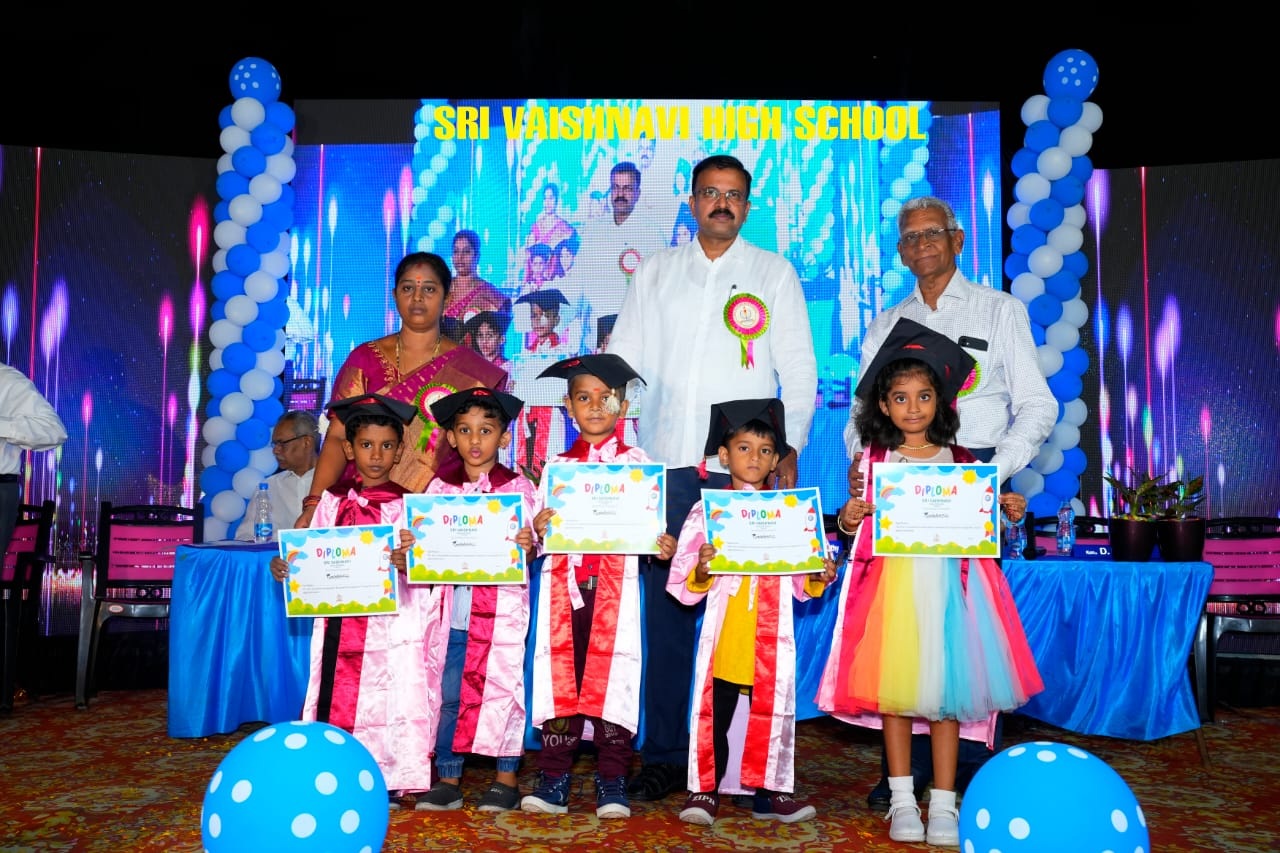 పిల్లలను సెల్‌ఫోన్‌కు దూరంగా ఉంచాలి