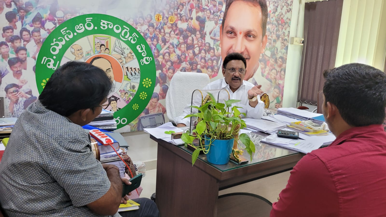 ఆసుపత్రి నిర్మాణంపై సమీక్ష