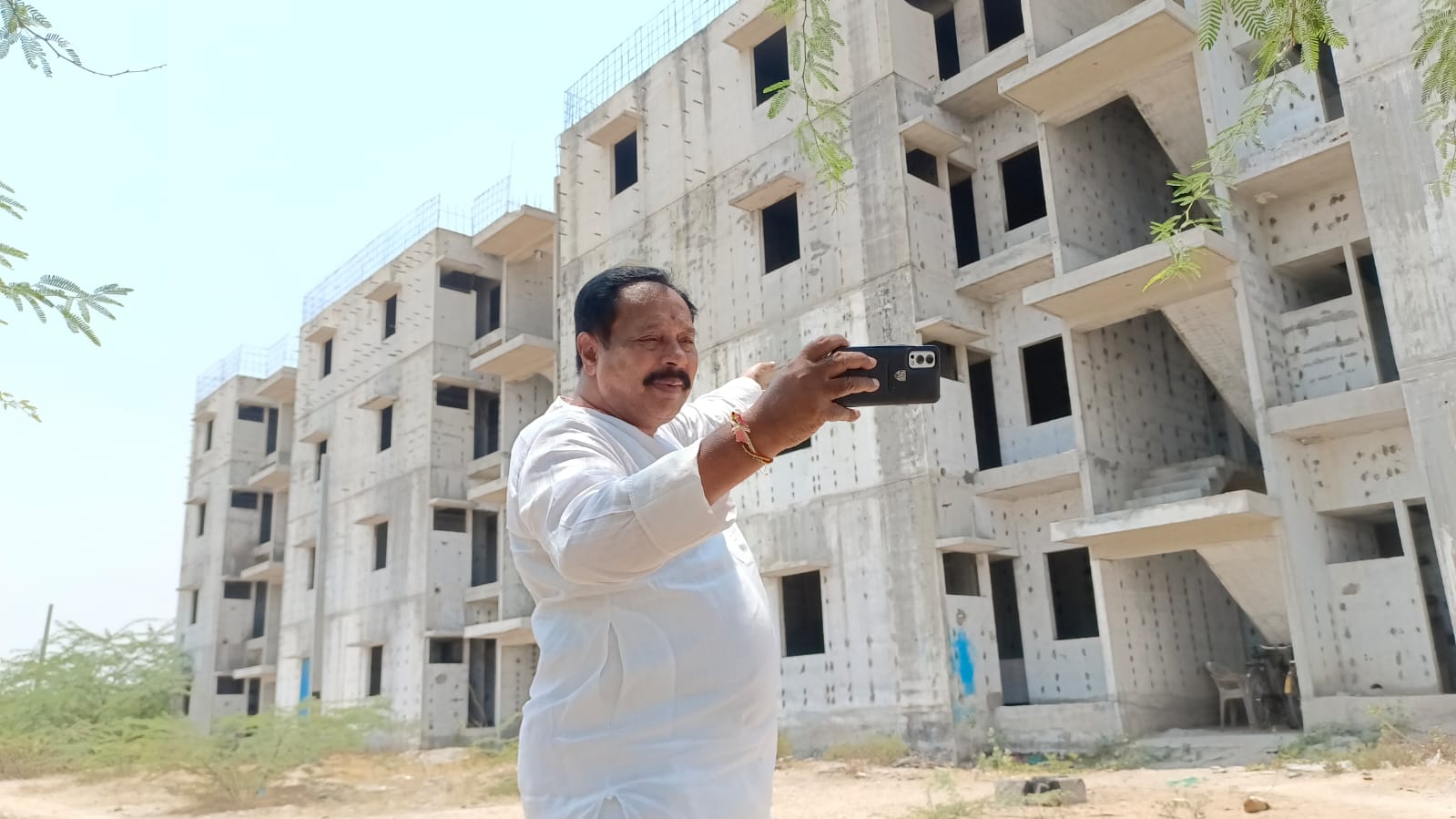 కాక రేపుతున్న సెల్ఫీ ఛాలెంజ్‌లు