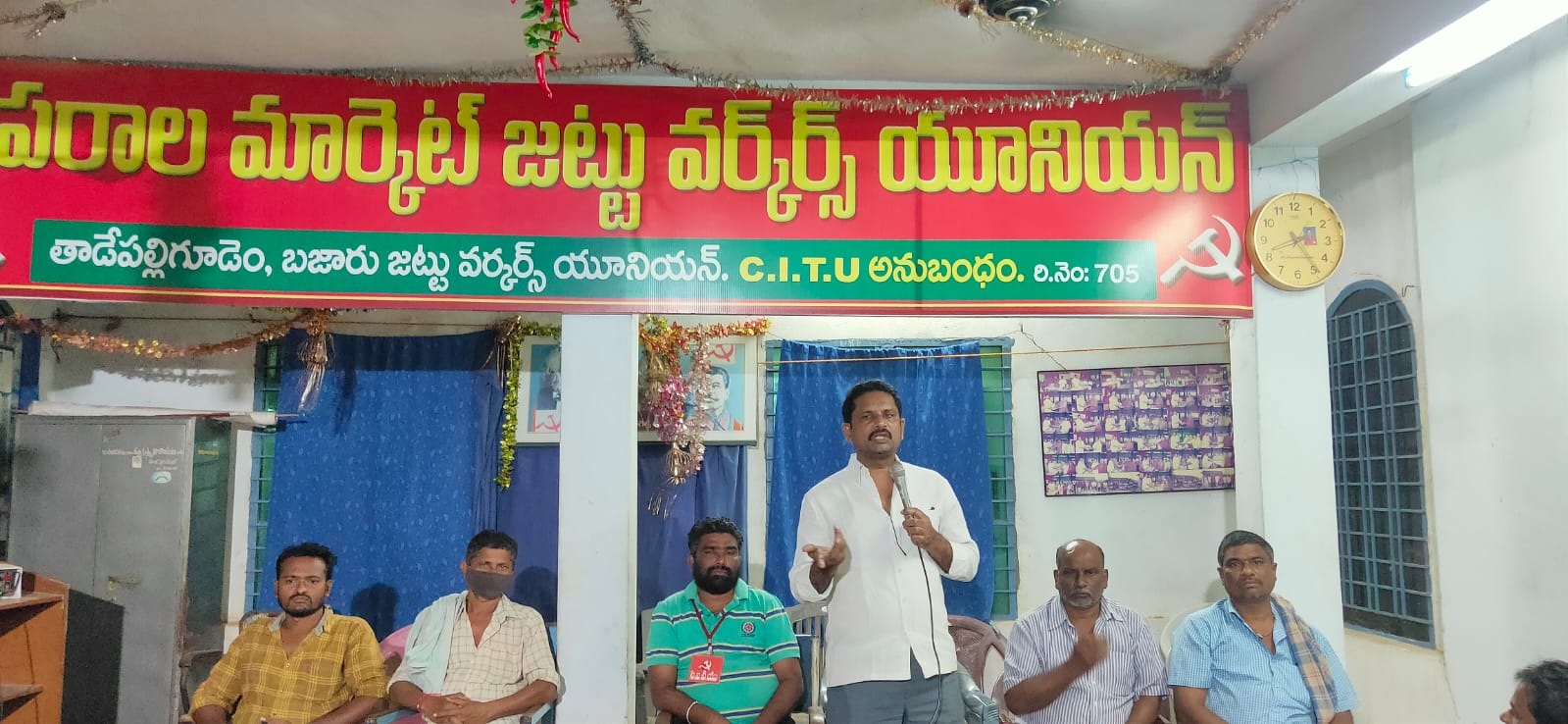 మేడేను జయప్రదం చేయాలి