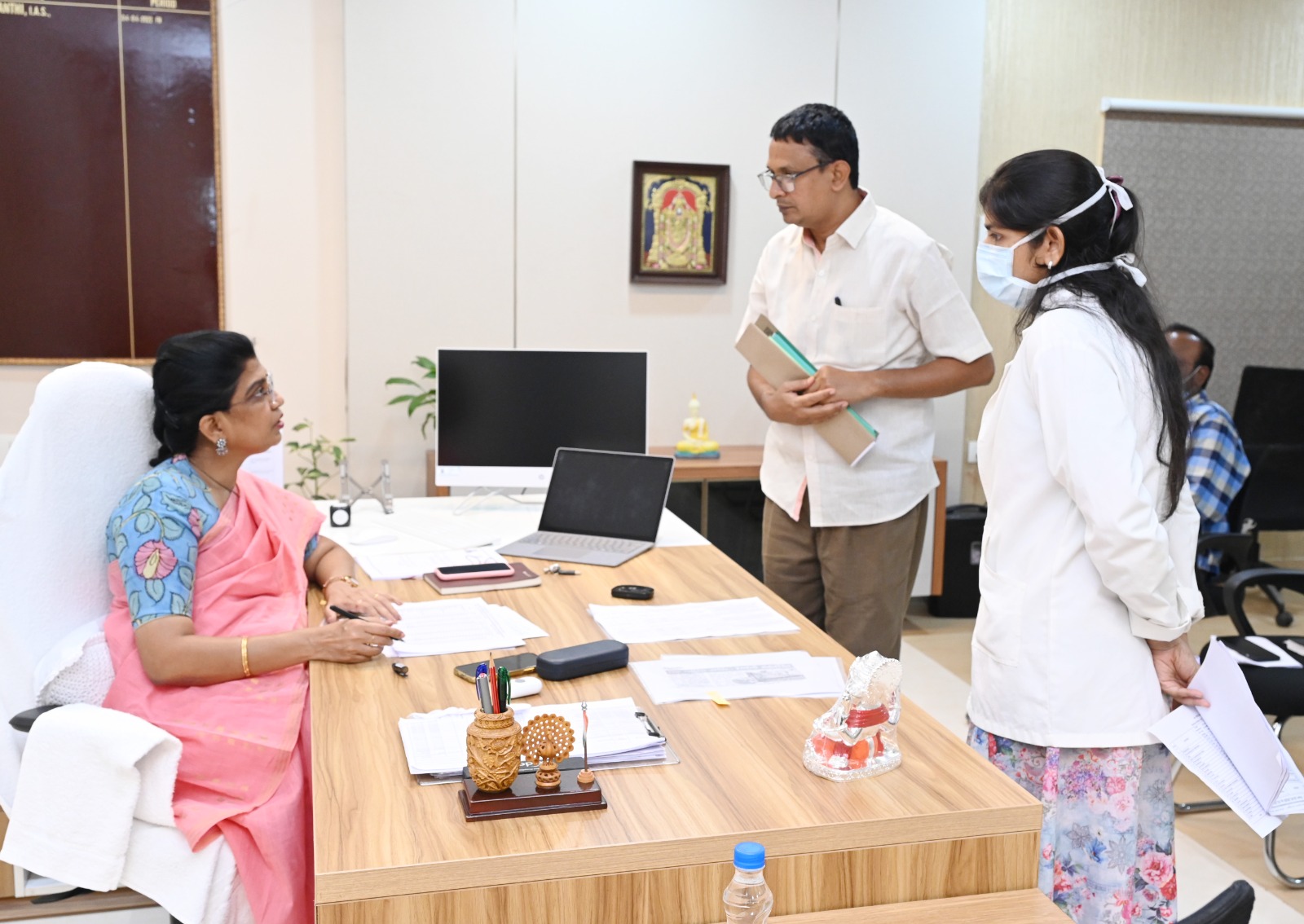 కంటి పరీక్షలు త్వరతగతిన పూర్తిచేయాలి