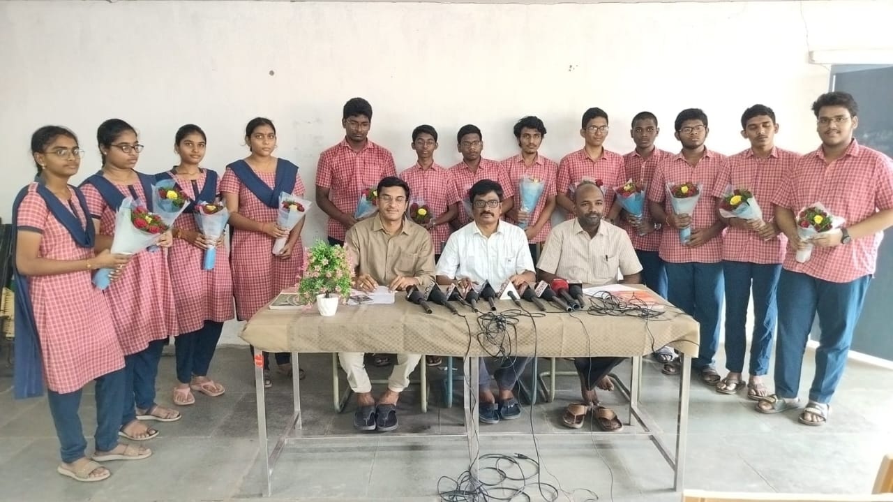 జెఇఇ మెయిన్స్‌లో తిరుమల విజయభేరి