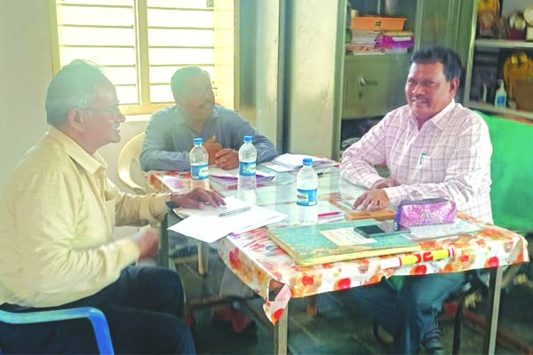 ఇద్దరు ఉపాధ్యాయులపై విచారణ