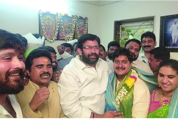 కార్పొరేషన్‌ ఛైర్మన్‌గా చందన బాధ్యతలు