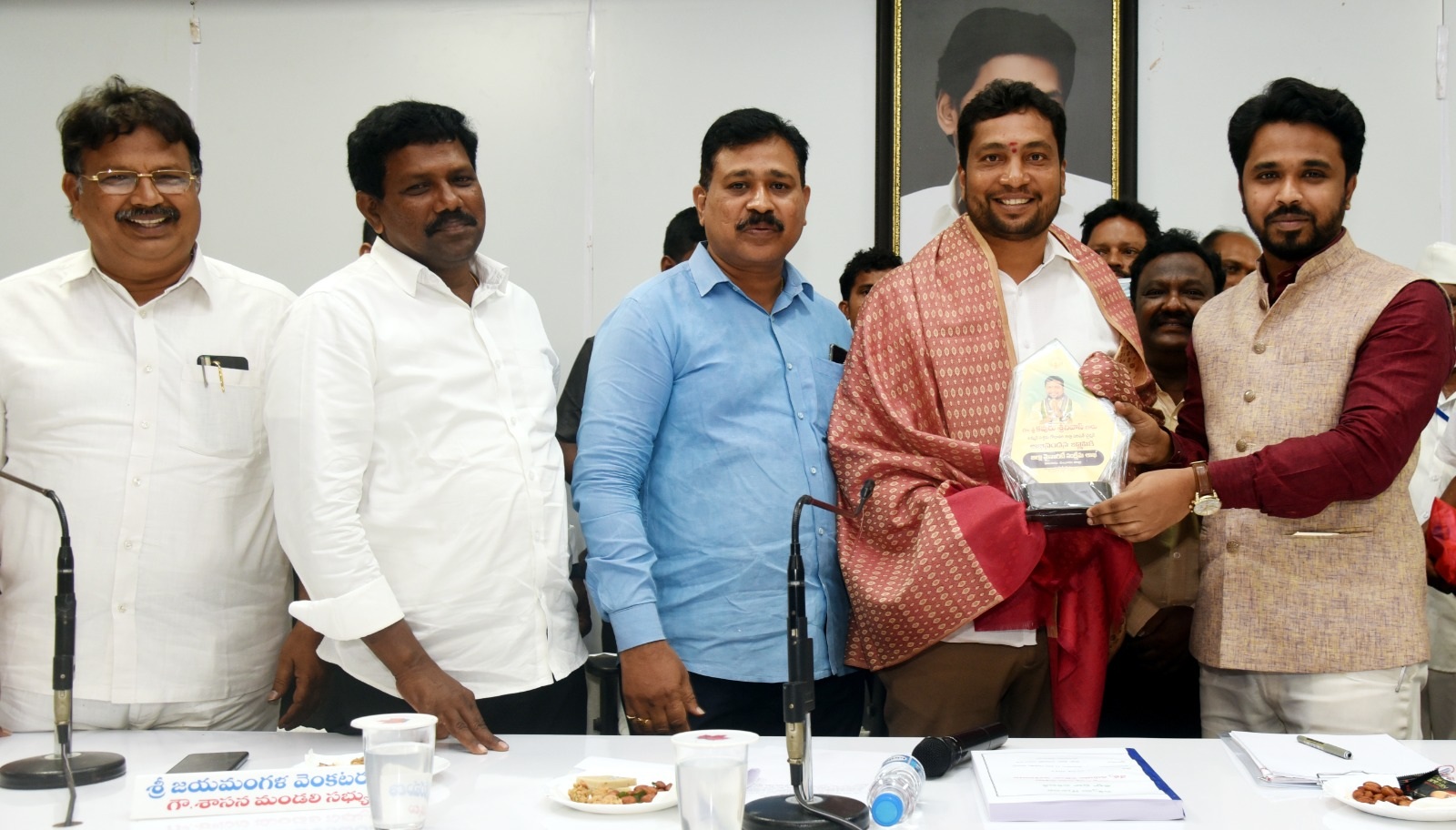 కాలనీలపై కలవరం..!