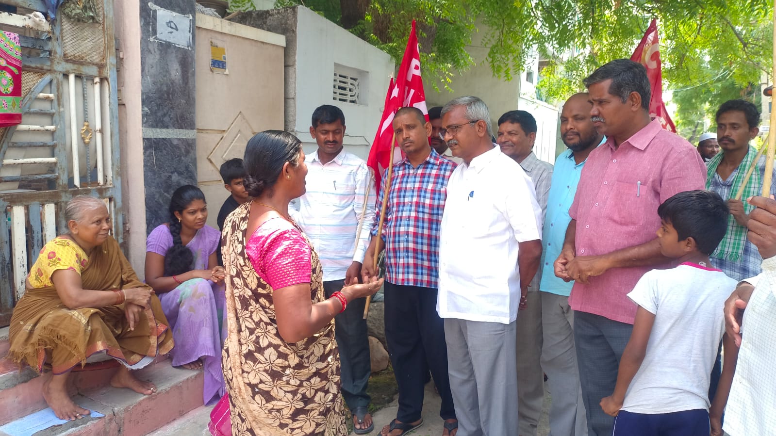 భారాలు మోపుతున్న ప్రభుత్వాలు