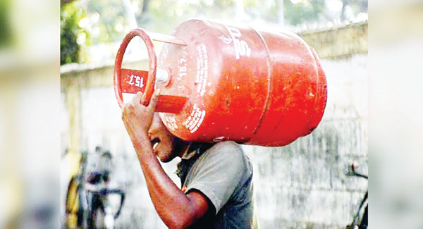 గ్యాస్‌ సిలిండర్ల సరఫరాలో జాప్యం