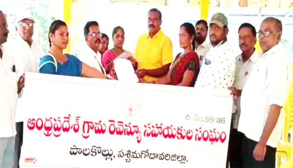 The-minimum-salary-of-VRAs-should-be-Rs-26-thousand-Nimmala-Ramanaidu