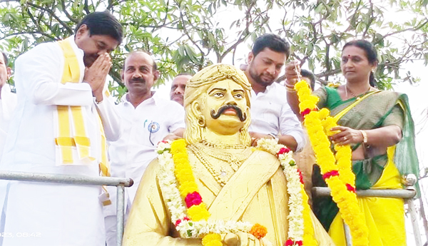 Minister-Dharmana-pays-tribute-to-Tandra-Paparayudu