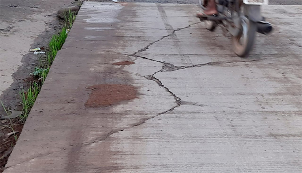 Tapeswaram-Sisi-Road-which-is-becoming-deserted