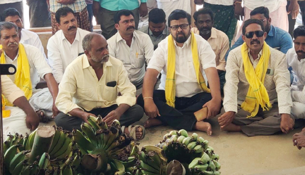 tdp-leader-protest-for-crop-damage