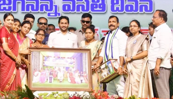 thank-you-to-sharing-stage-with-cm