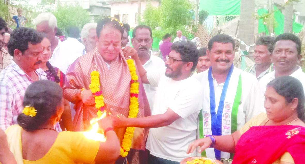 గ్రామాల అభివృద్ధే లక్ష్యం : పివిఎల్‌