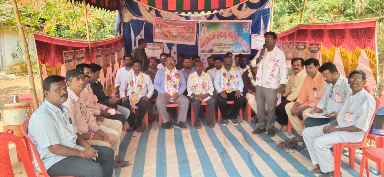 ఉద్యోగుల జీవితాలతో చెలగాటమాడితే ప్రభుత్వ పతనం తప్పదు