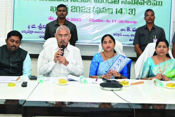 1న కాలువలకు సాగునీరు