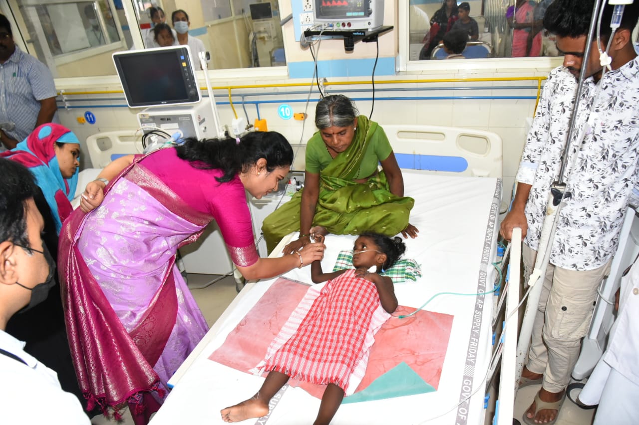 ప్రజలకు చేరువగా ప్రభుత్వ వైద్యం