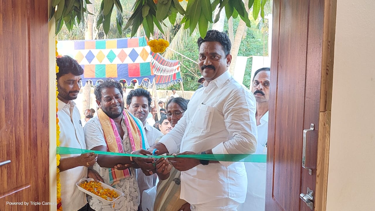 సచివాలయ వ్యవస్థ ద్వారా ప్రజల వద్దకే పాలన