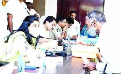 సమర్థవంతంగా సమస్యలు పరిష్కరించాలి : కలెక్టర్‌