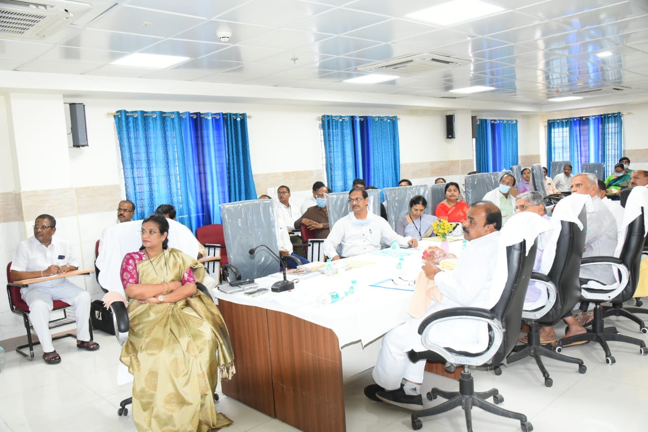 పేదలకు అందుబాటులో సూపర్‌ స్పెషాలిటీ సేవలు : కలెక్టర్‌