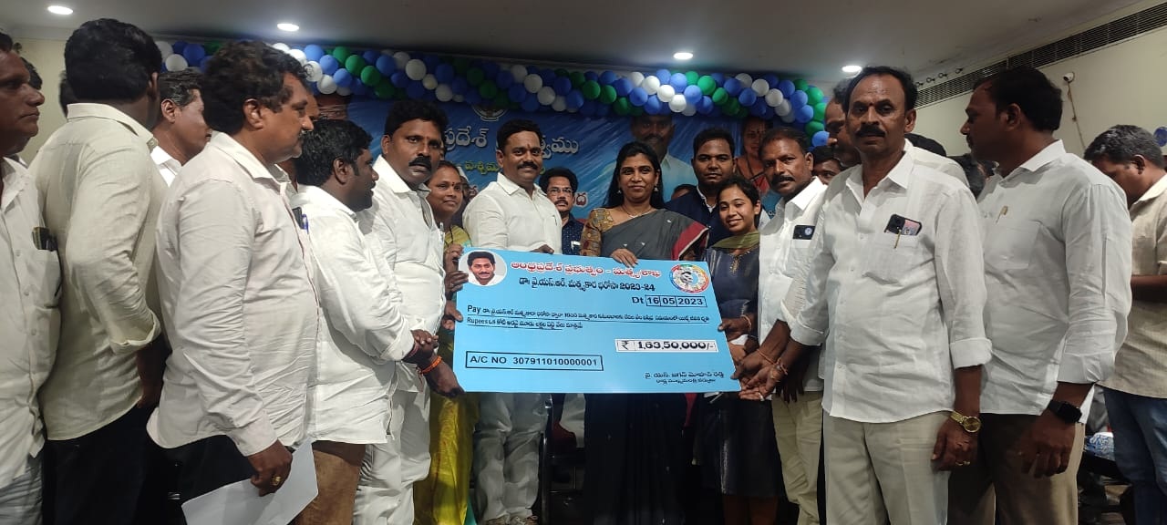 సంక్షేమ ఫలాలను సద్వినియోగం చేసుకోవాలి